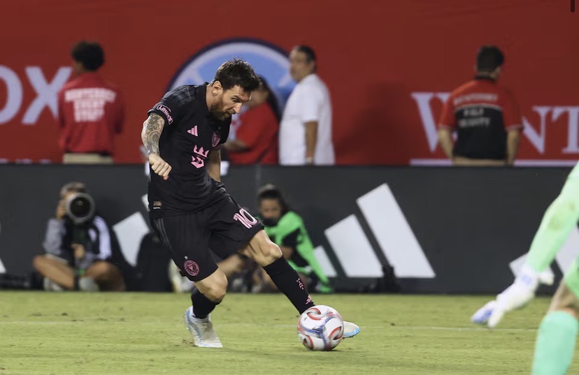 🚨 Lionel Messi Scores His 100th Goal for Inter Miami in Campeones Cup Win! 🐐⚽🔥