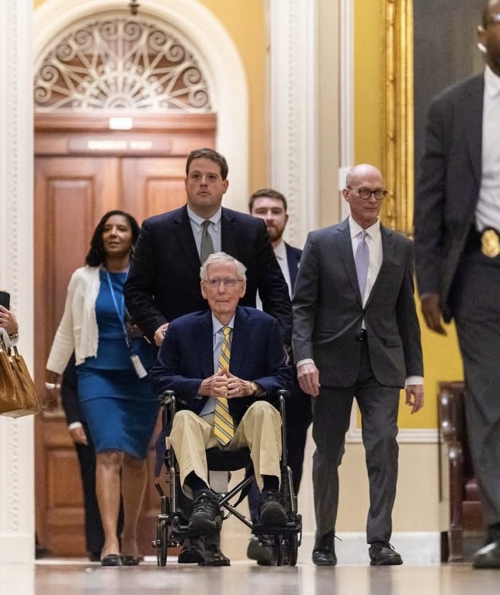 Mitch McConnell Returns to Senate After 92-Day Absence